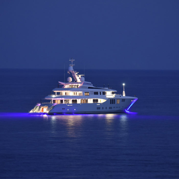 Why You Need to Use LED Lights For Night Boating