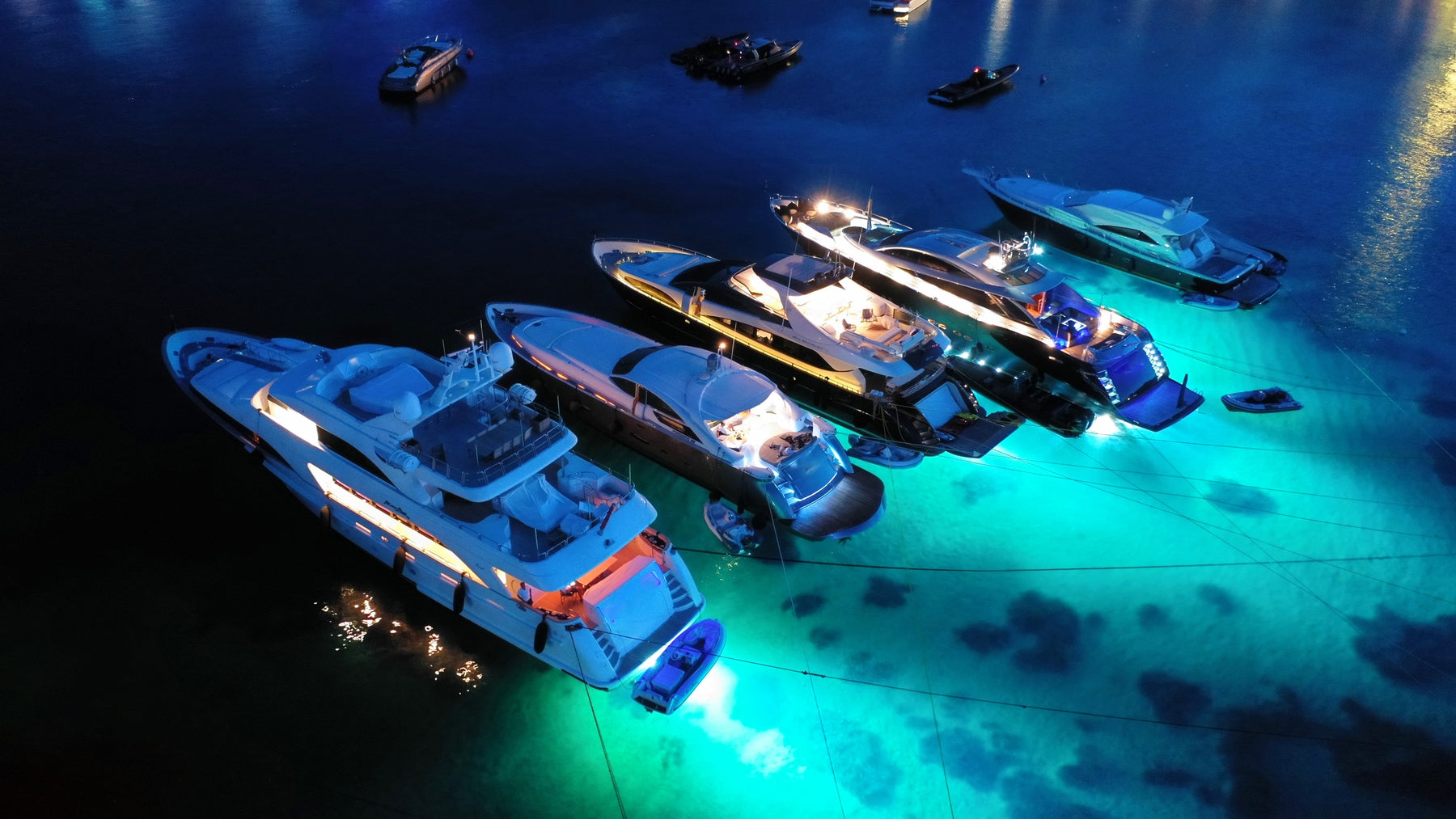 How Underwater LED Boat Lights Help Fishing
